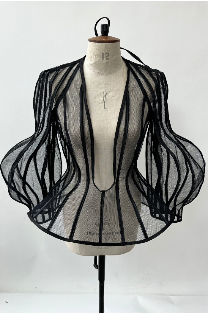 HALF MOON Black