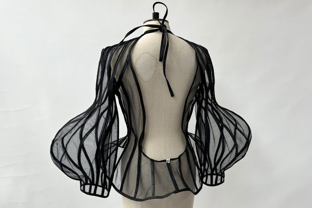 HALF MOON Black