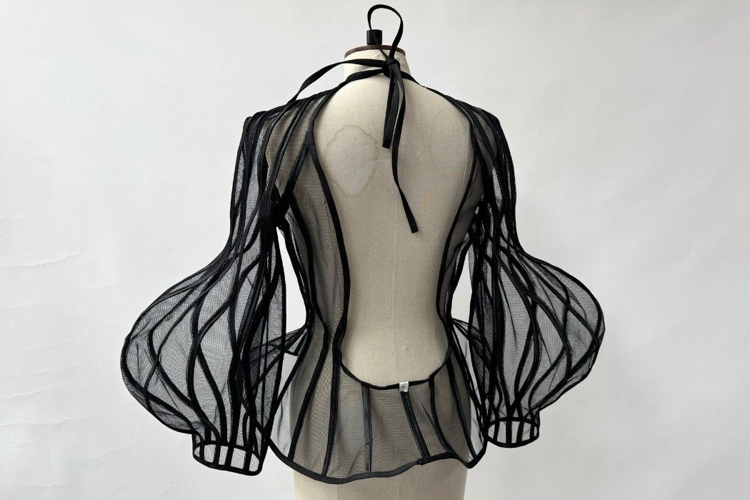 HALF MOON Black